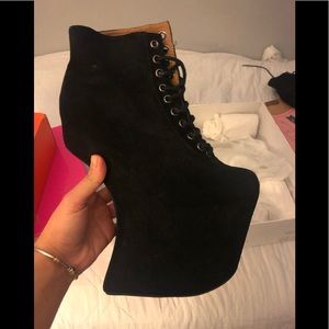 Jeffrey Cammpbell Night Lita no heel Booties sz6